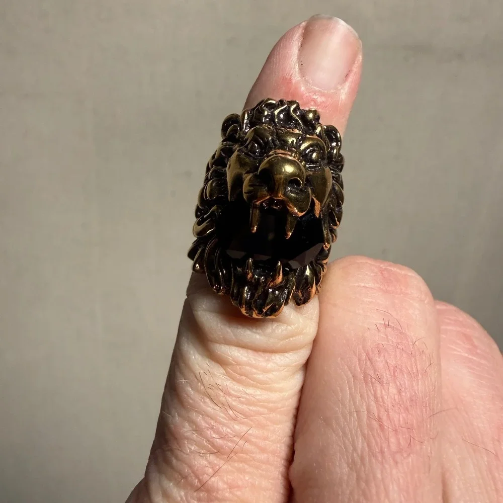 Gucci‎ Lion Head Ring Black Crystal Aged Gold Size 13 US 6.5 Auth w/ New